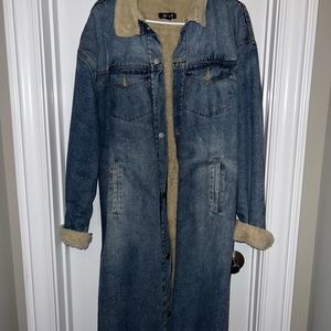Jean jacket with fur lining